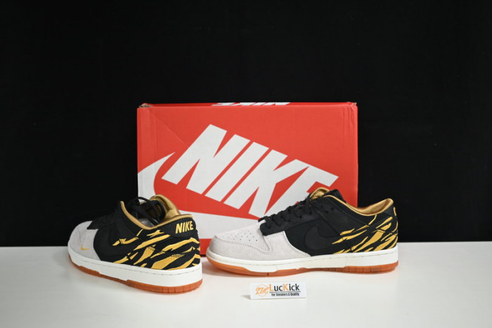 nike dunk low year of the tiger dq5351-001