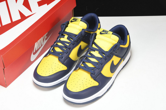 nk dunk low “varsity maize” dd1391--700