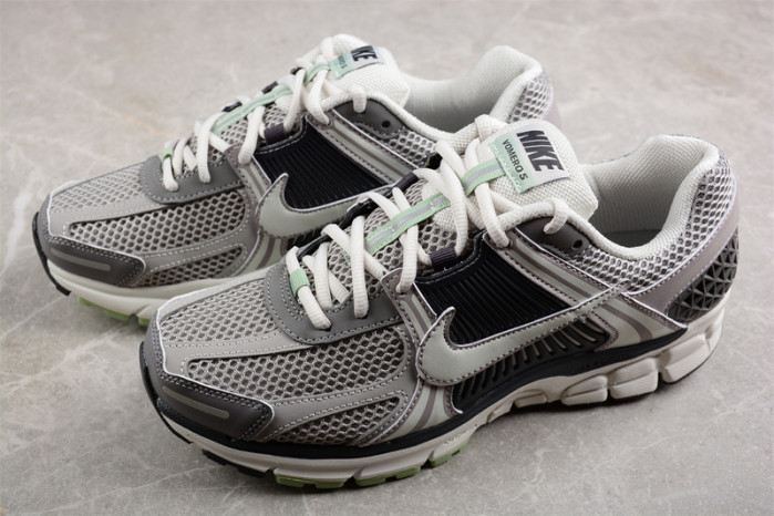 nike zoom    fd9920-022