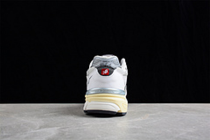 new balance nb-072