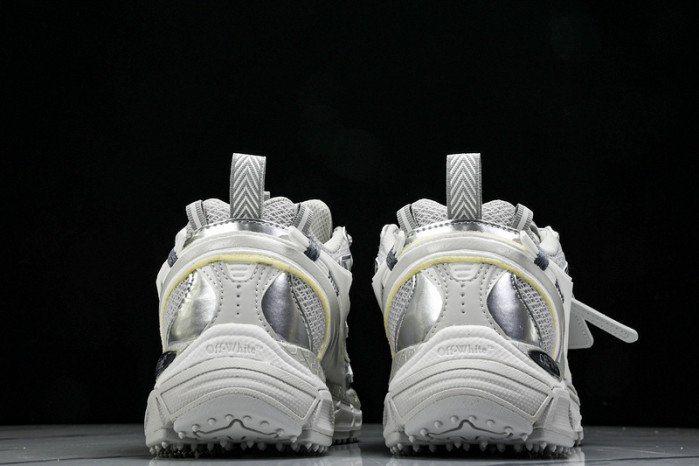 c/o sneakers co-011
