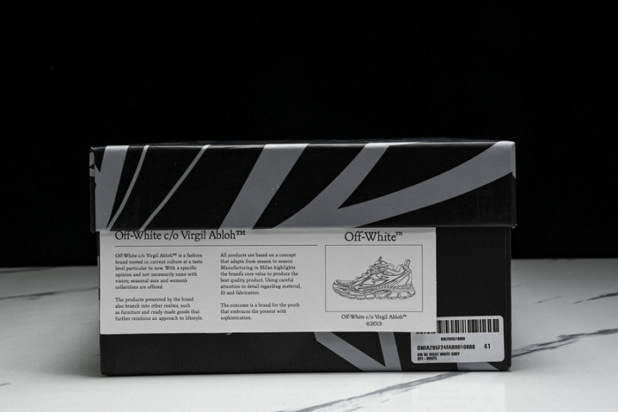 c/o sneakers co-011