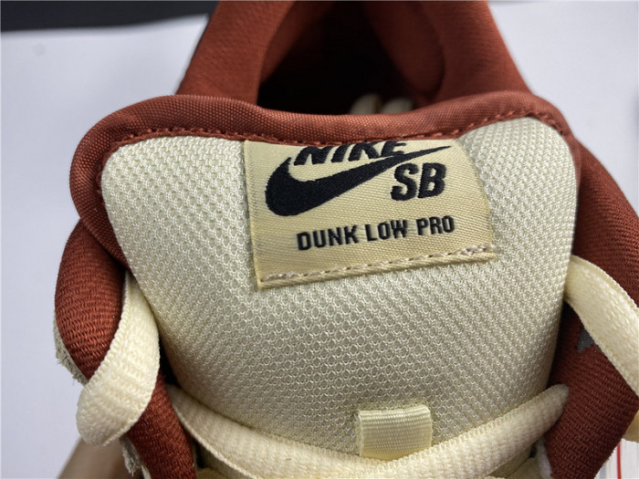 nike sb dunk low pro hennessy bq6817-100