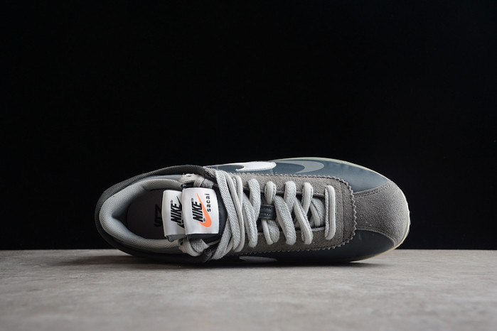 sacai x nike zoom cortez 4.0 dark grey white green dq0581-001