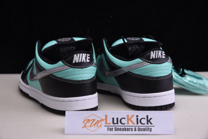 nike dunk sb low diamond S*pply co. 304292-402
