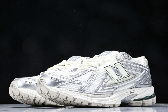new balance nb-118