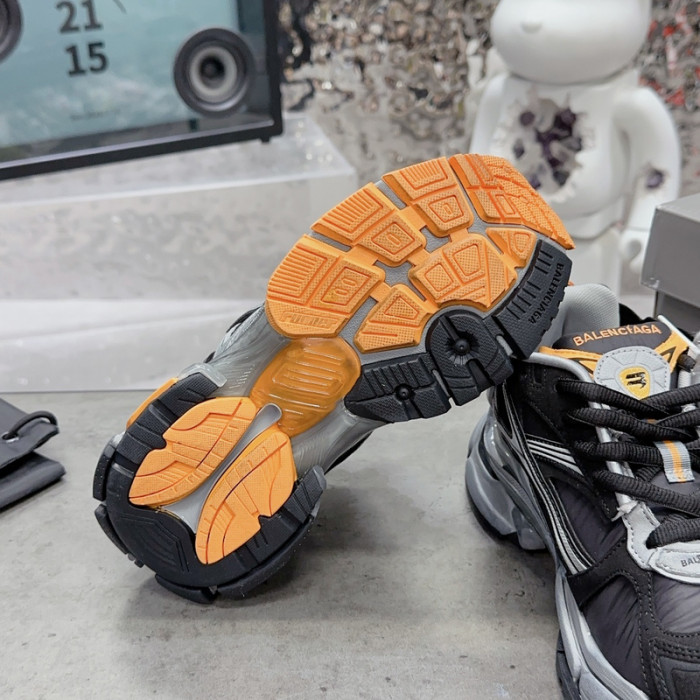 Ba*len*cia*ga track runner btt-196
