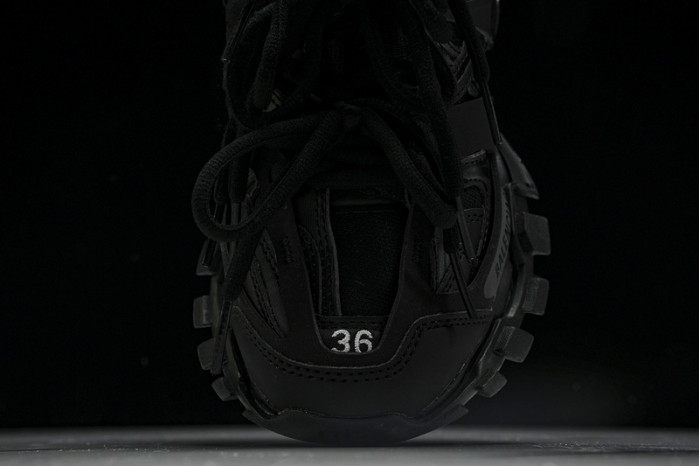 Ba*len*cia*ga track runner btt-198