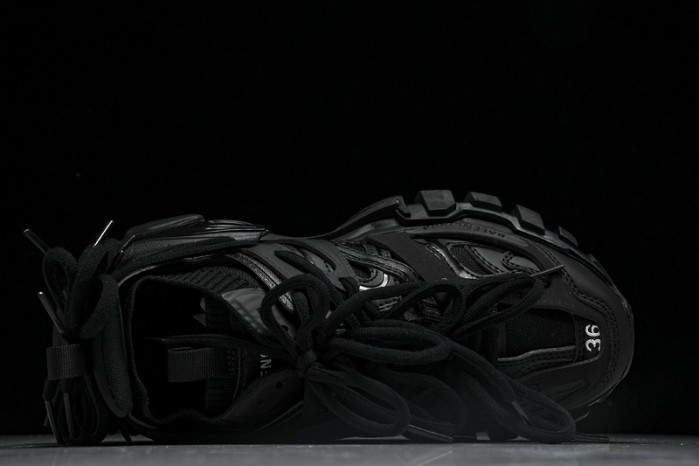 Ba*len*cia*ga track runner btt-198