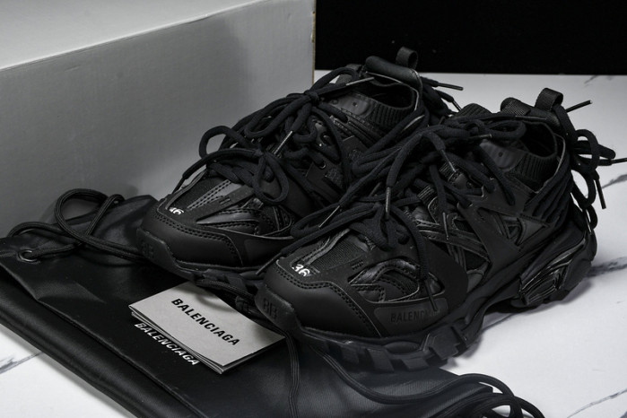 Ba*len*cia*ga track runner btt-198