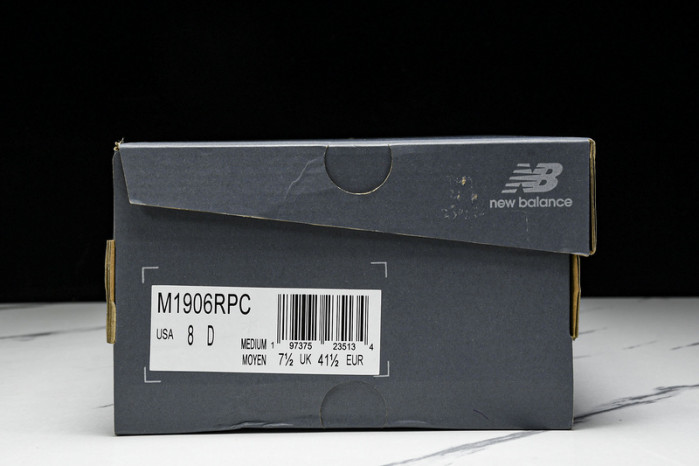 new balance nb-121