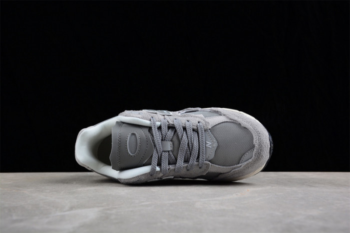 new balance nb-082