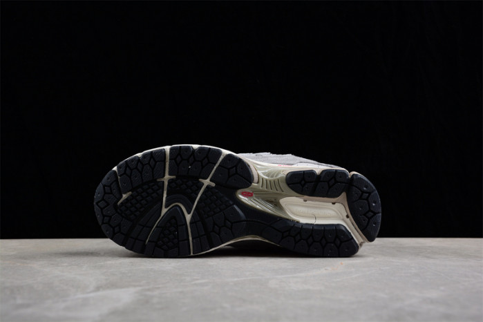 new balance nb-082
