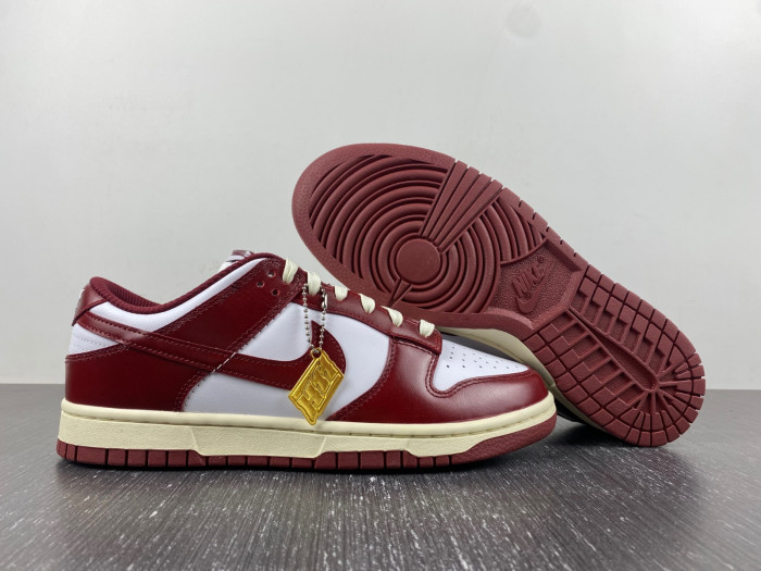 dunk low prm “team red” j4555-100