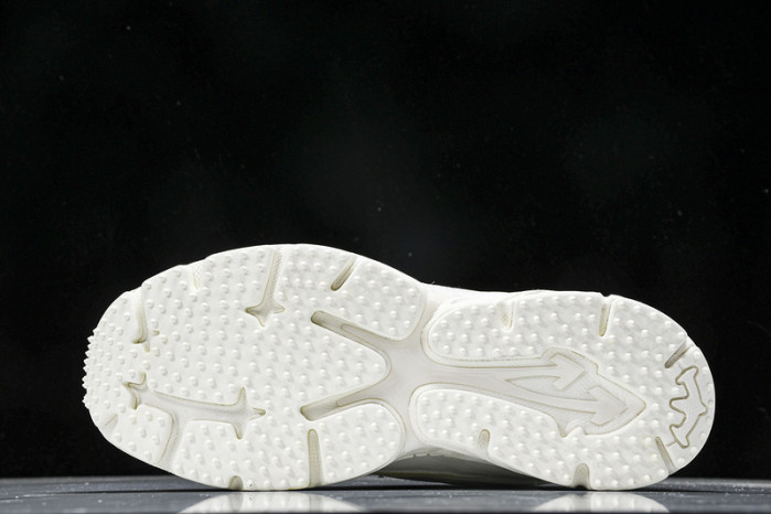 c/o sneakers co-002