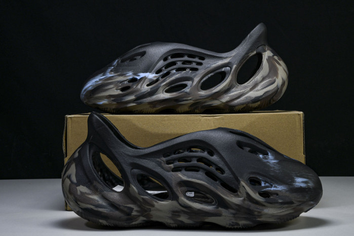 ye**ezy slide id4126