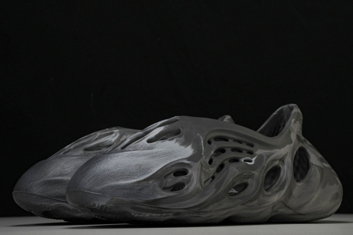 yee**zy slide ie4931