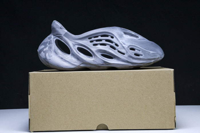 yee**zy slide ie4931