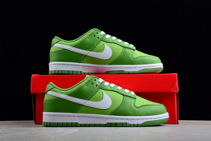 nike dunk low chlorophyll   dj6188-300