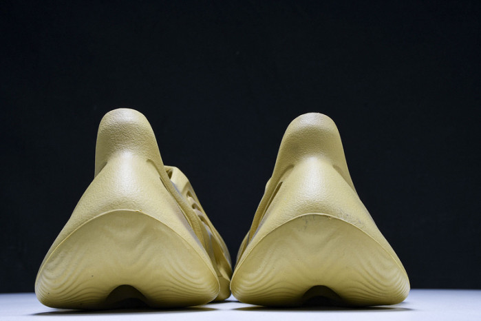 ye**ezy slide gv6843