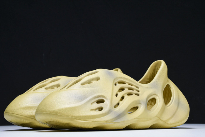 ye**ezy slide gv6843