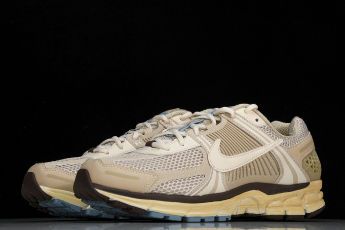 nike air zoom vomero 5   fb8825-111
