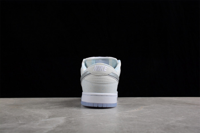 nike sb dunk low “white lobster” fd8776-100