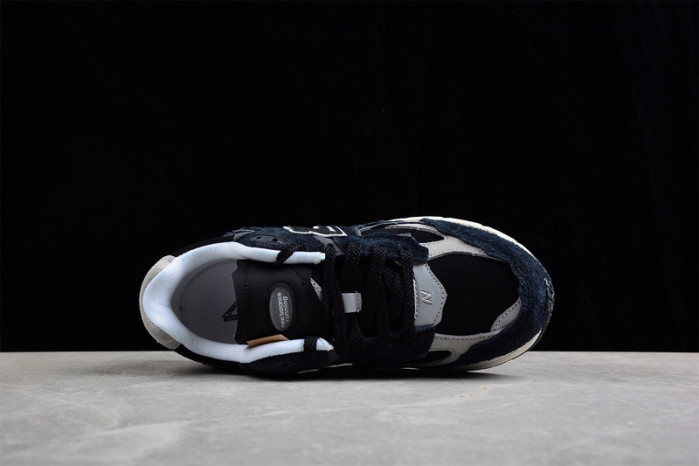 new balance nb-070