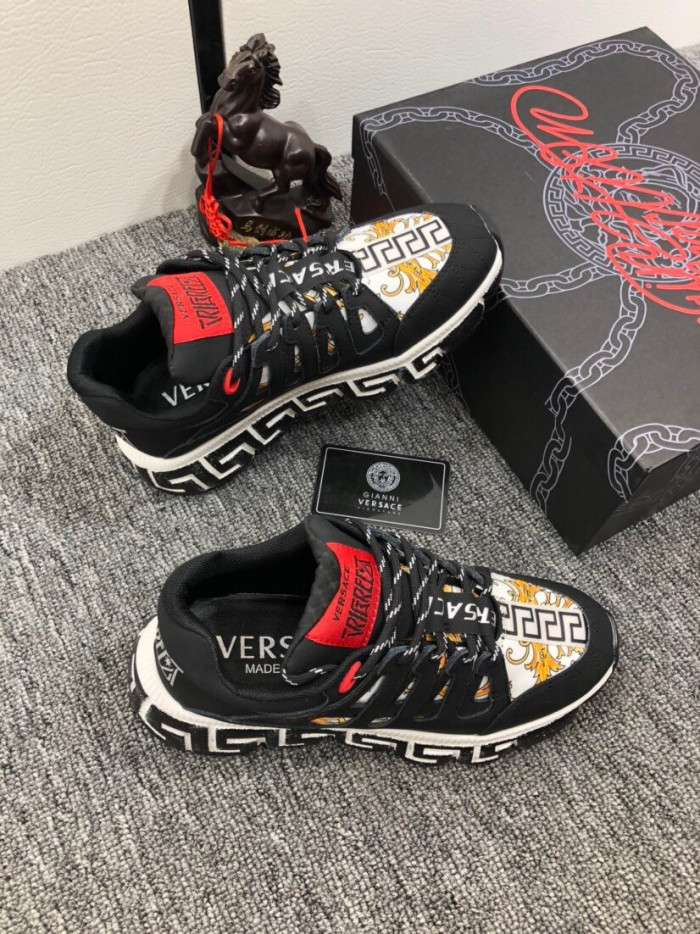 versac*e