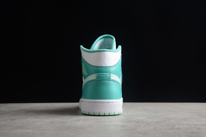 air jordan aj1 mid dv222-300